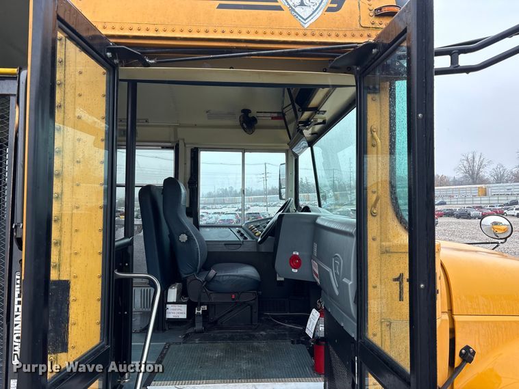 image for item YA1461 2011 IC PB105 school bus