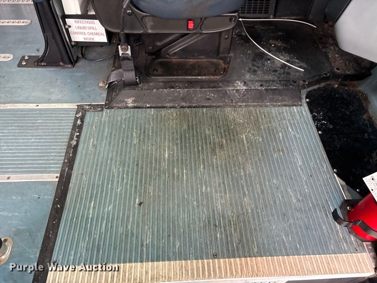 image for item YA1461 2011 IC PB105 school bus