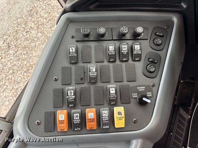 image for item YA1461 2011 IC PB105 school bus