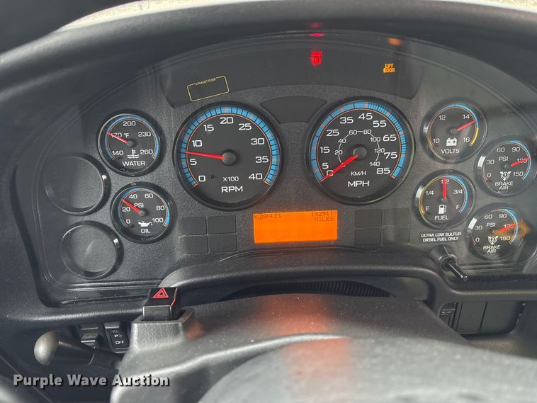 image for item YA1461 2011 IC PB105 school bus