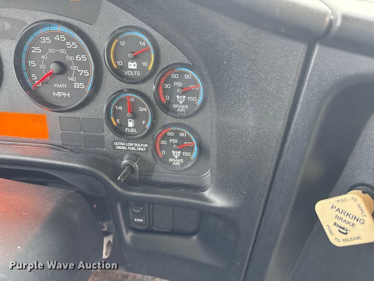 image for item YA1461 2011 IC PB105 school bus