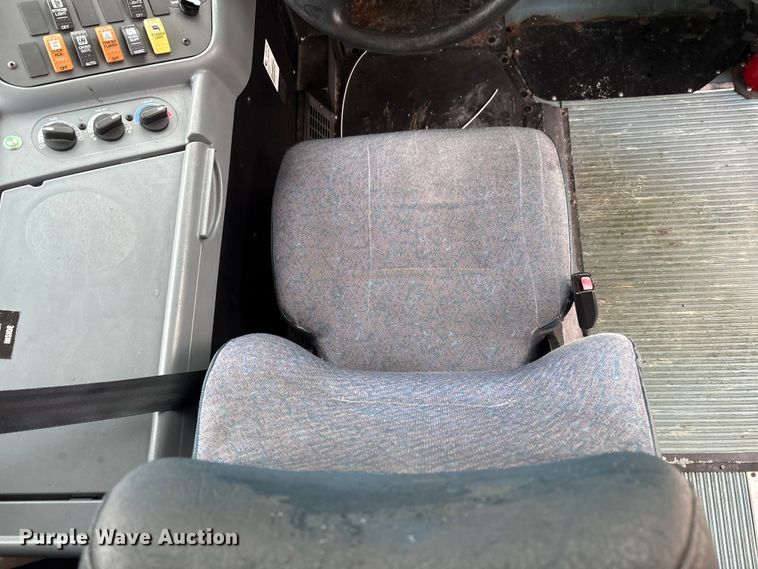 image for item YA1461 2011 IC PB105 school bus