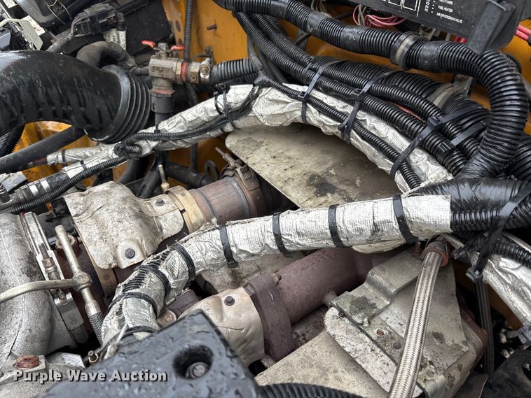 image for item YA1461 2011 IC PB105 school bus