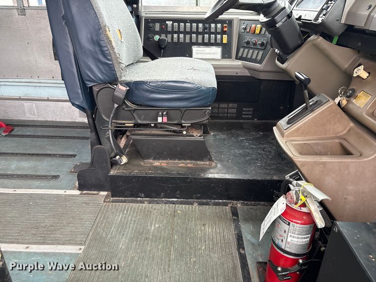 image for item YA1462 2008 Freightliner FS65 school bus