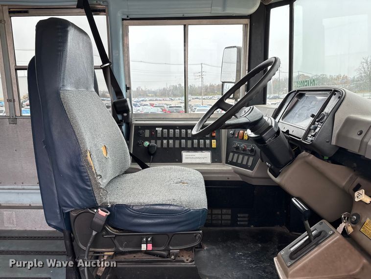 image for item YA1462 2008 Freightliner FS65 school bus