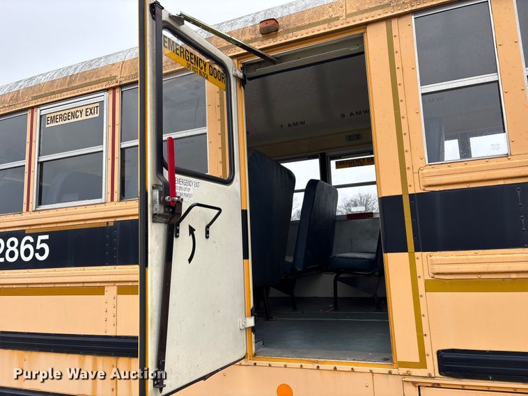 image for item YA1463 2009 IC PB105 school bus