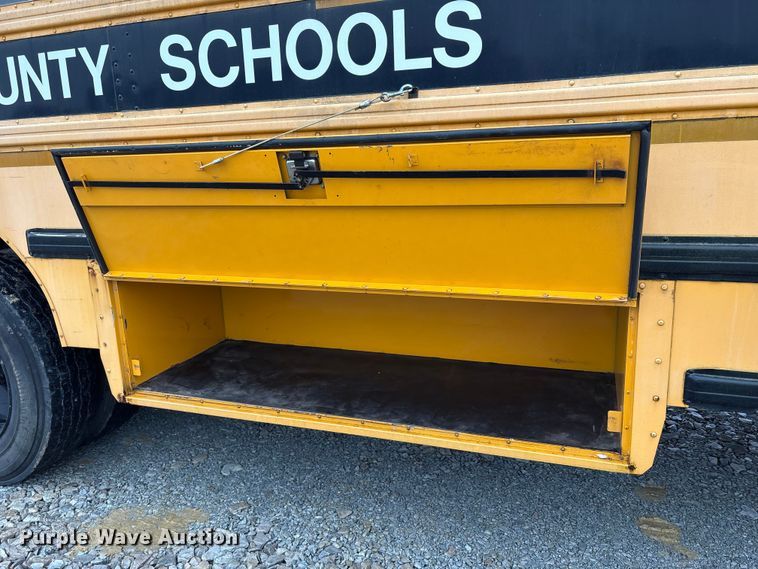 image for item YA1463 2009 IC PB105 school bus