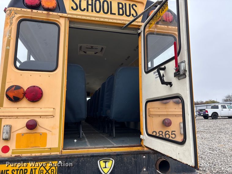 image for item YA1463 2009 IC PB105 school bus