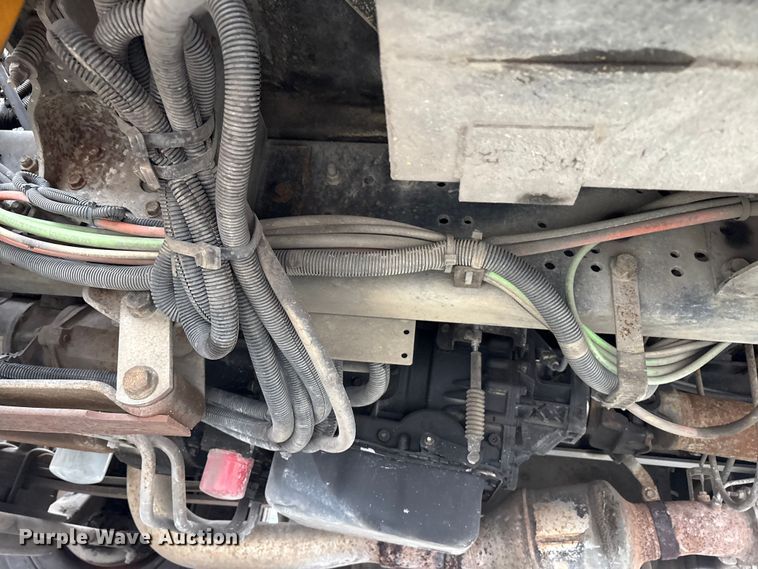 image for item YA1463 2009 IC PB105 school bus