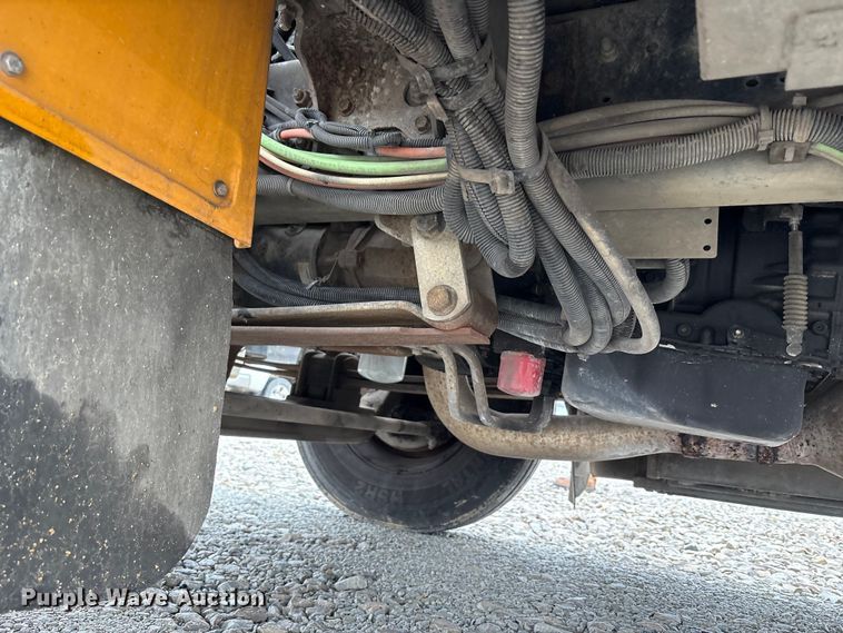 image for item YA1463 2009 IC PB105 school bus