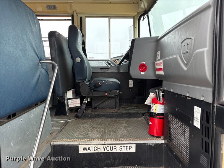 image for item YA1463 2009 IC PB105 school bus