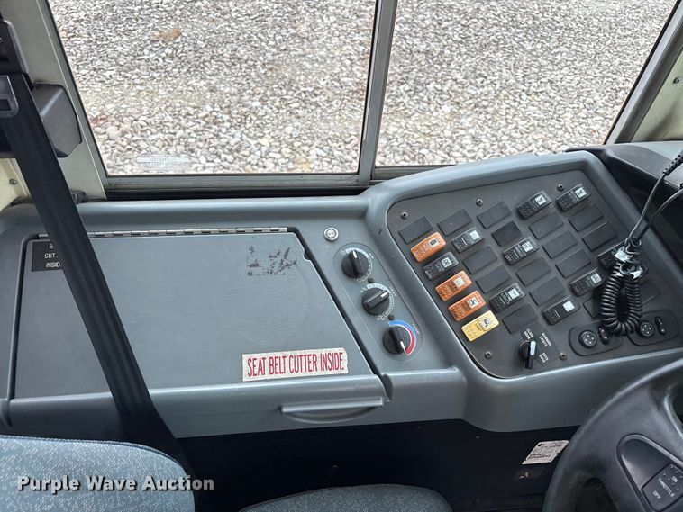 image for item YA1463 2009 IC PB105 school bus