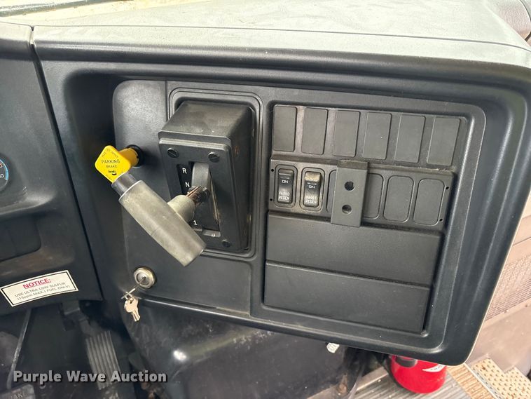 image for item YA1463 2009 IC PB105 school bus