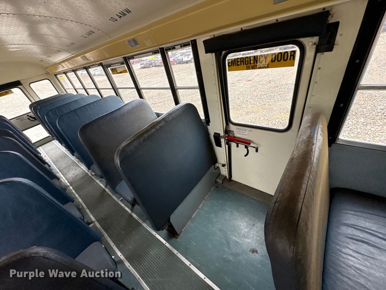 image for item YA1463 2009 IC PB105 school bus