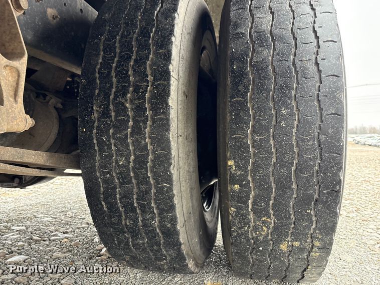 image for item YA1463 2009 IC PB105 school bus