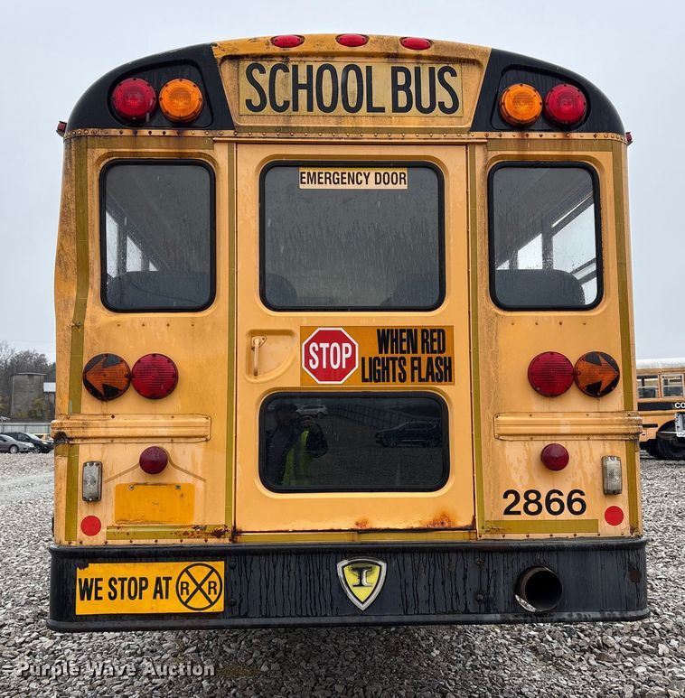 image for item YA1464 2009 IC PB105 school bus