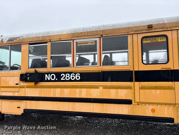 image for item YA1464 2009 IC PB105 school bus