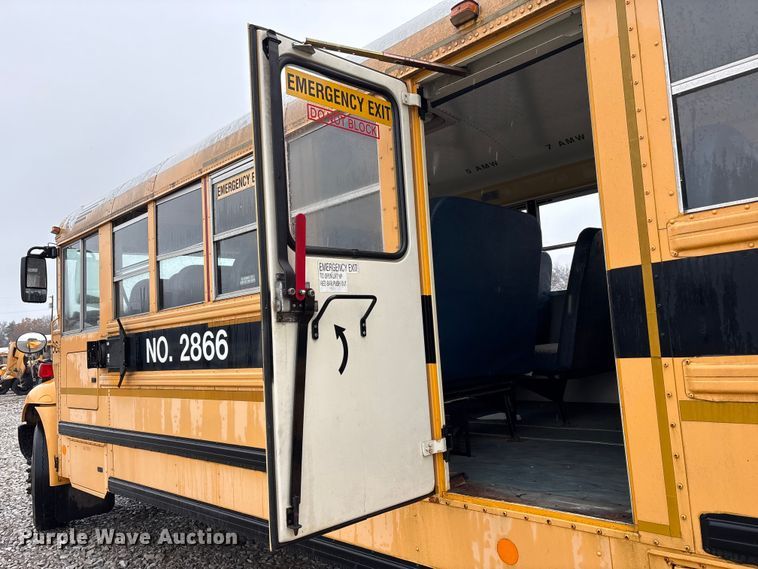 image for item YA1464 2009 IC PB105 school bus