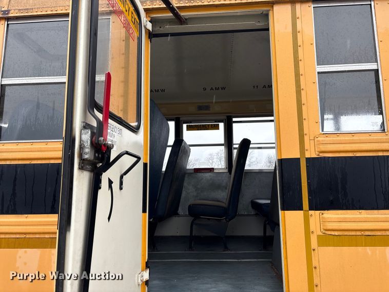 image for item YA1464 2009 IC PB105 school bus