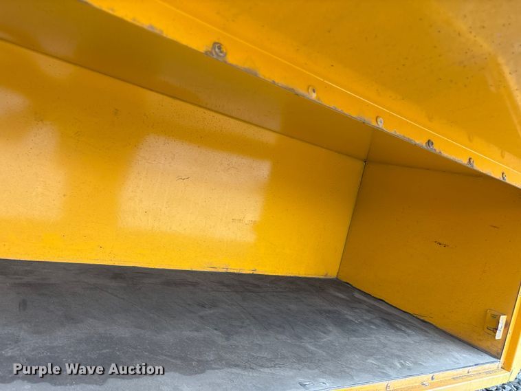 image for item YA1464 2009 IC PB105 school bus