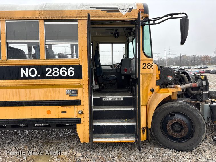 image for item YA1464 2009 IC PB105 school bus