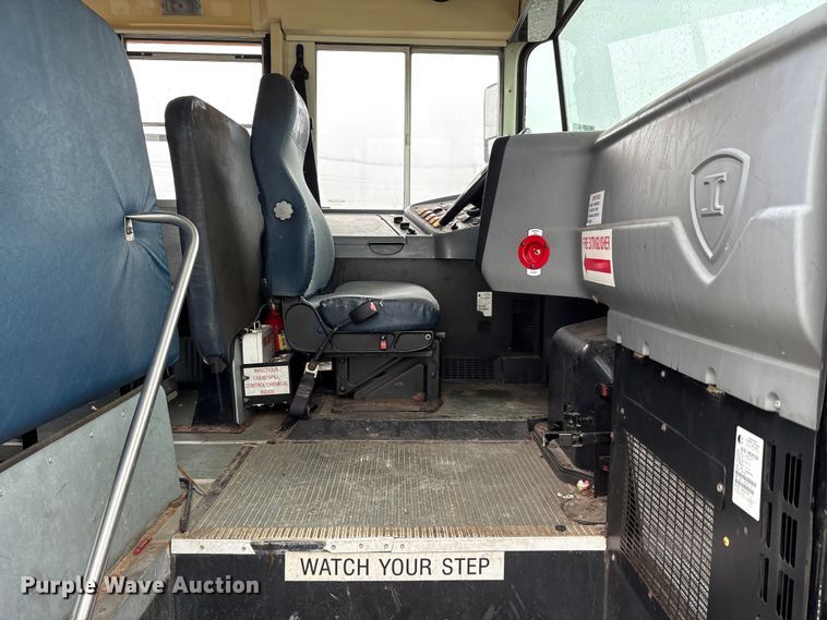 image for item YA1464 2009 IC PB105 school bus