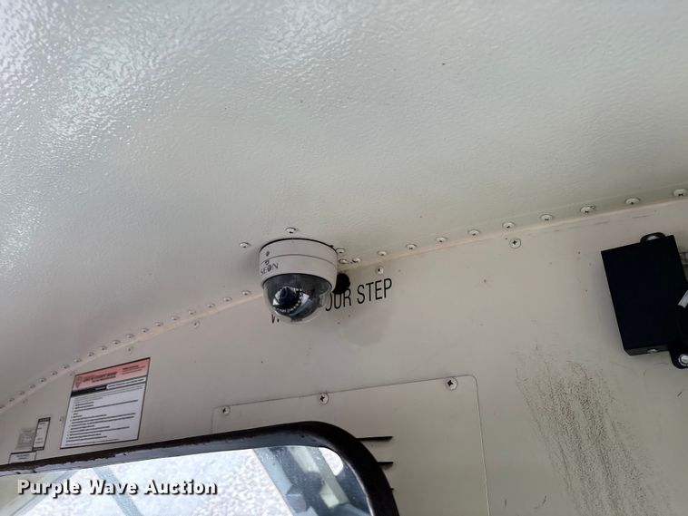 image for item YA1464 2009 IC PB105 school bus