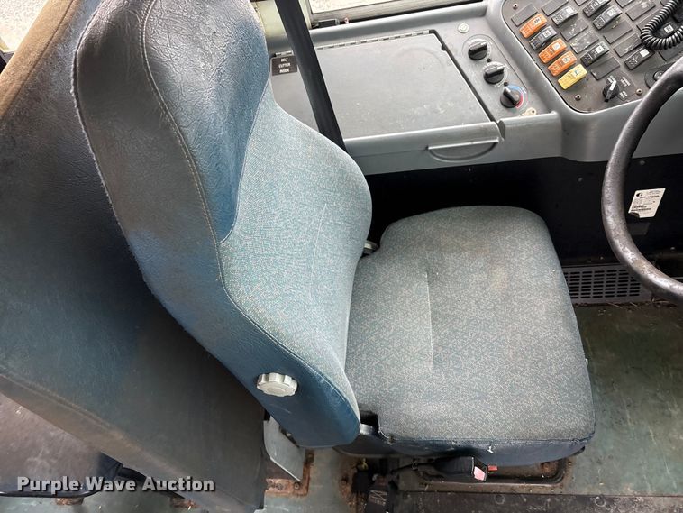 image for item YA1464 2009 IC PB105 school bus