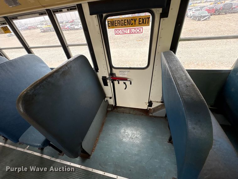 image for item YA1464 2009 IC PB105 school bus