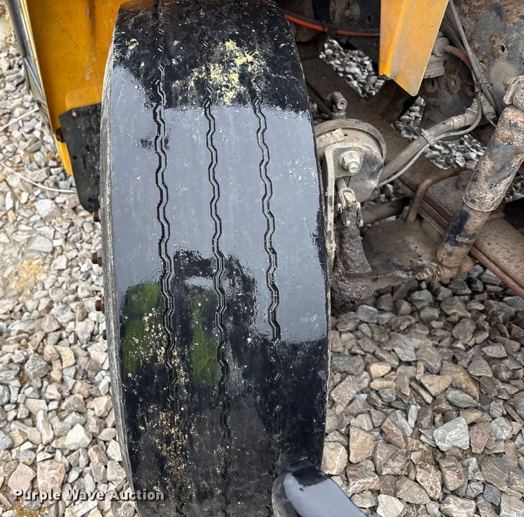 image for item YA1464 2009 IC PB105 school bus