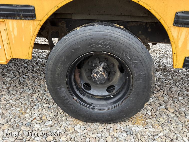 image for item YA1464 2009 IC PB105 school bus