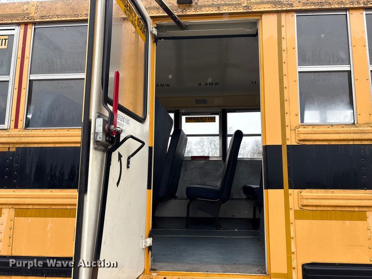 image for item YA1465 2009 IC PB105 school bus