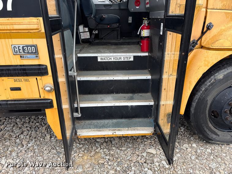 image for item YA1465 2009 IC PB105 school bus