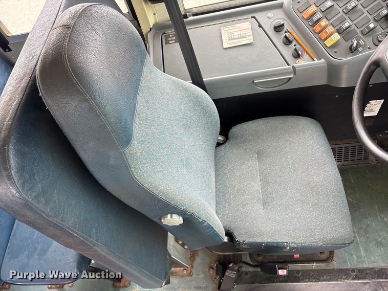 image for item YA1465 2009 IC PB105 school bus