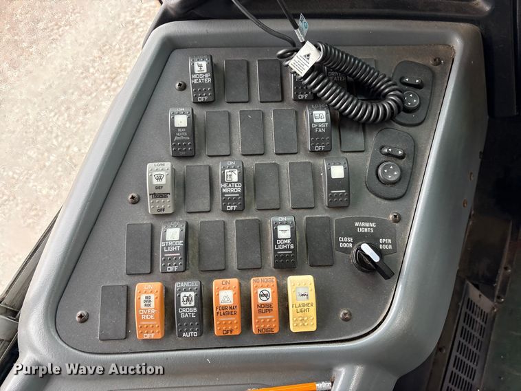 image for item YA1465 2009 IC PB105 school bus