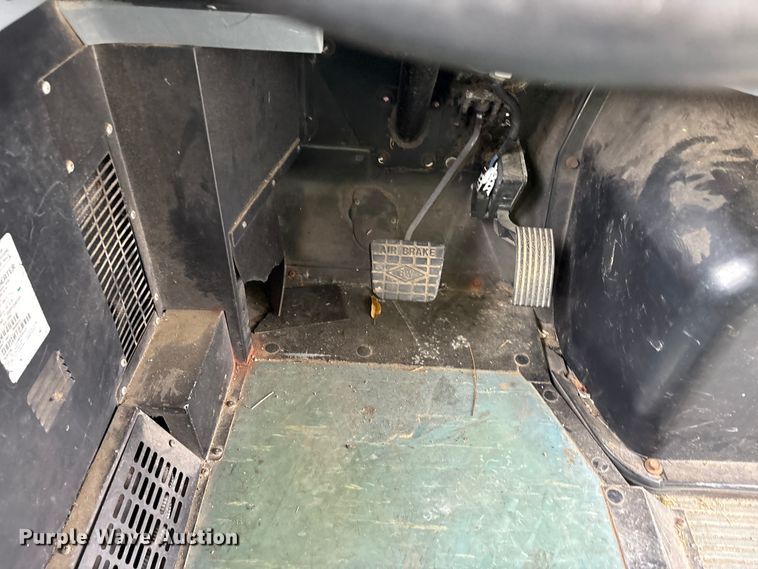 image for item YA1465 2009 IC PB105 school bus