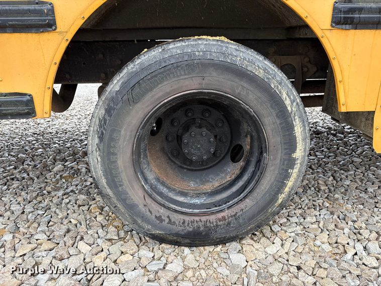 image for item YA1465 2009 IC PB105 school bus