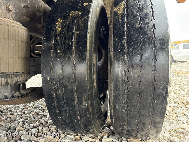 image for item YA1465 2009 IC PB105 school bus