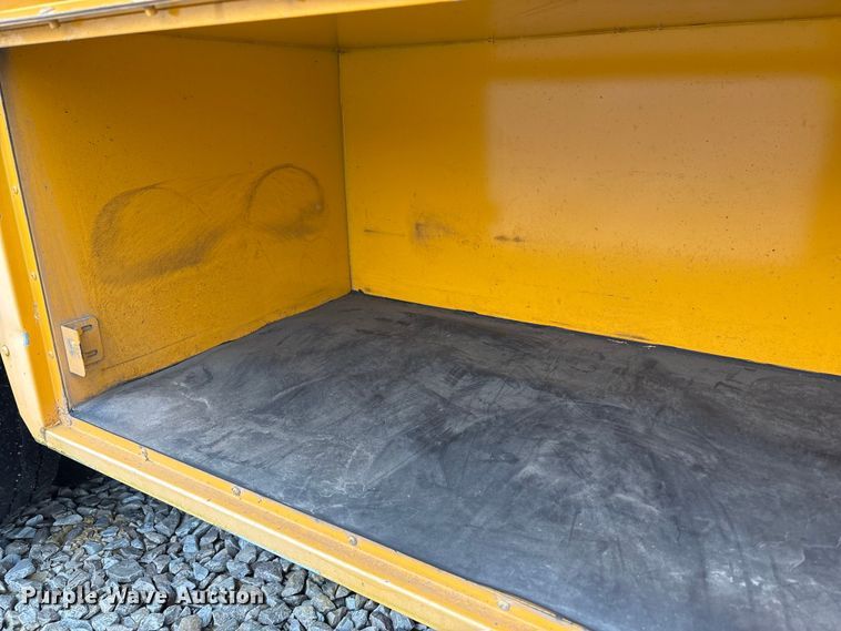 image for item YA1466 2009 IC PB105 school bus