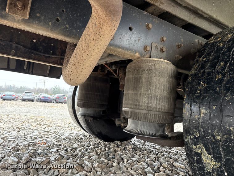 image for item YA1466 2009 IC PB105 school bus