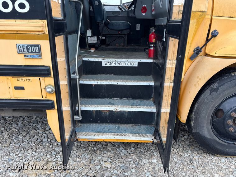 image for item YA1466 2009 IC PB105 school bus