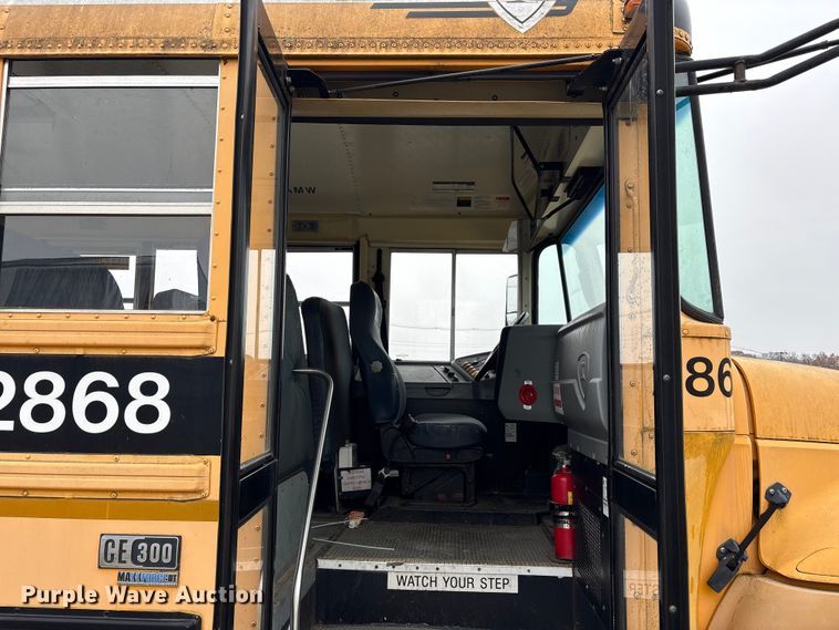 image for item YA1466 2009 IC PB105 school bus