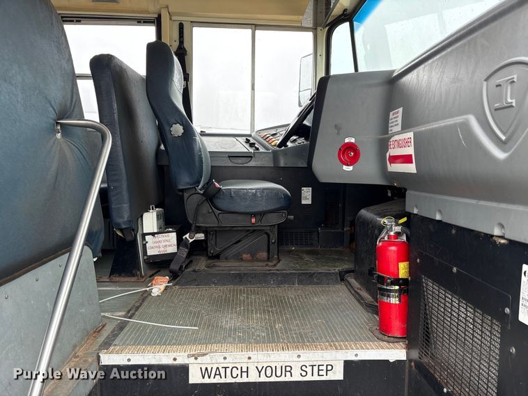 image for item YA1466 2009 IC PB105 school bus