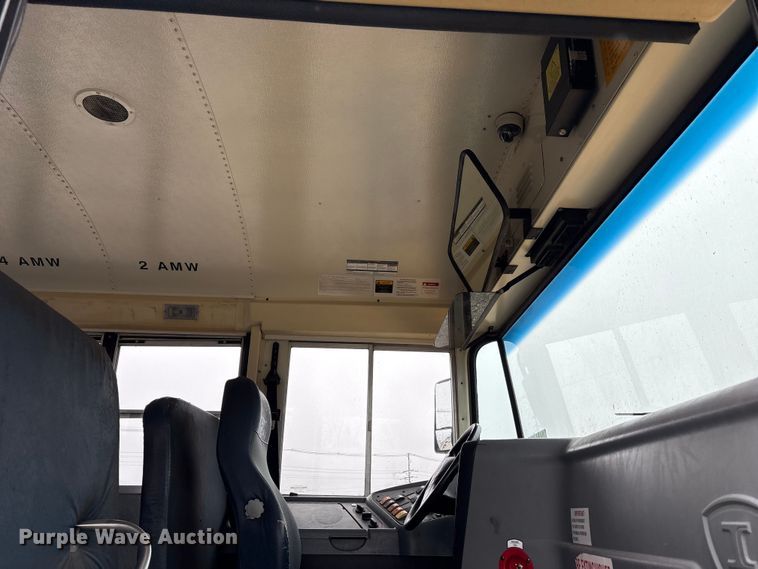 image for item YA1466 2009 IC PB105 school bus