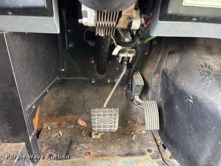 image for item YA1466 2009 IC PB105 school bus