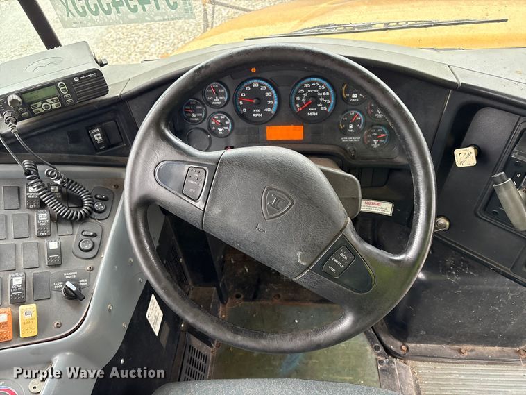 image for item YA1466 2009 IC PB105 school bus