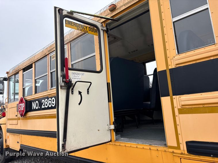 image for item YA1467 2009 IC PB105 school bus