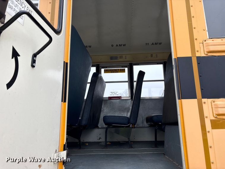 image for item YA1467 2009 IC PB105 school bus