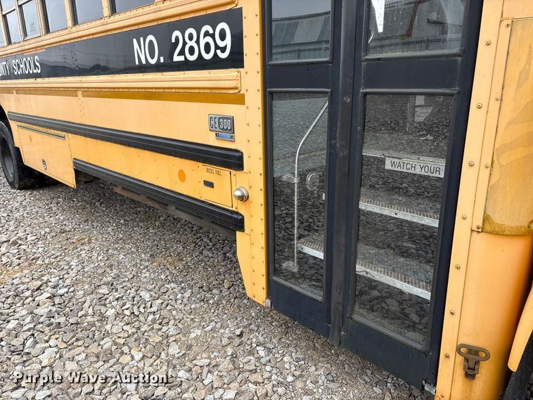 image for item YA1467 2009 IC PB105 school bus