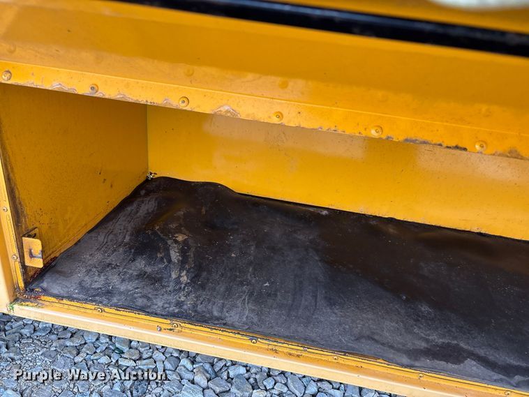 image for item YA1467 2009 IC PB105 school bus